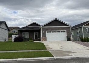 362 Mountain Vista Way in Kalispell, MT - Building Photo