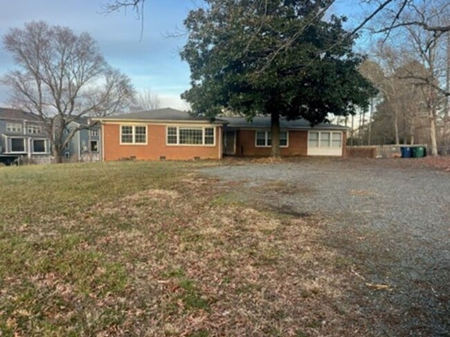 property at 3042 Matthews-Indian Trail Rd