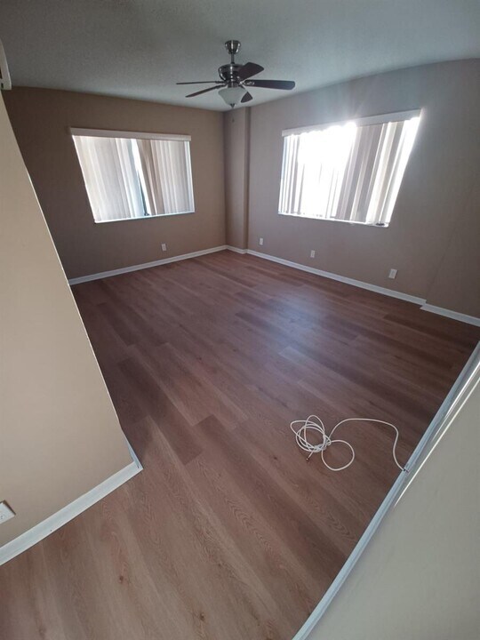 8020 Hampton Blvd, Unit 310 in North Lauderdale, FL - Foto de edificio