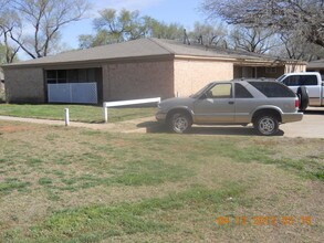 Southgate Apartments in Sayre, OK - Building Photo - Building Photo