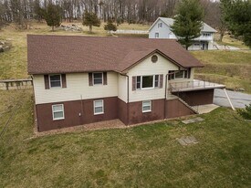 28 Miller Hill Rd, Unit Lower in Hopewell Junction, NY - Building Photo