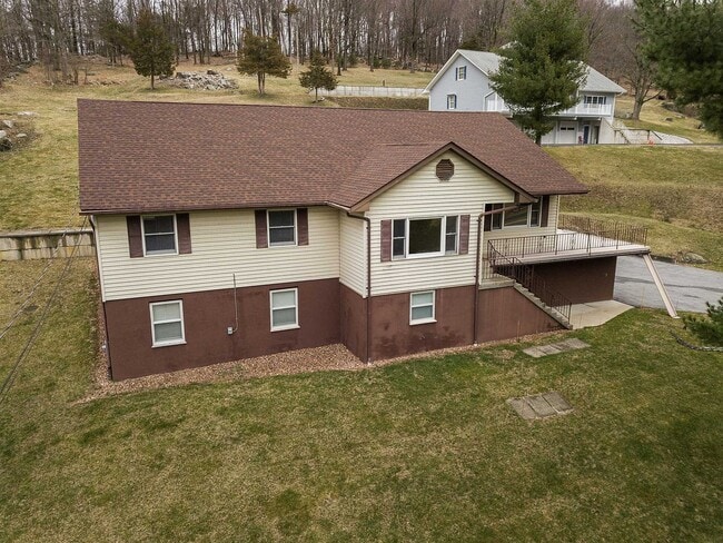 28 Miller Hill Rd, Unit Lower