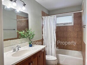 10419 College Ave in Kansas City, MO - Building Photo - Building Photo
