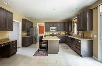 3 Lilac Ln in Grafton, MA - Building Photo - Building Photo