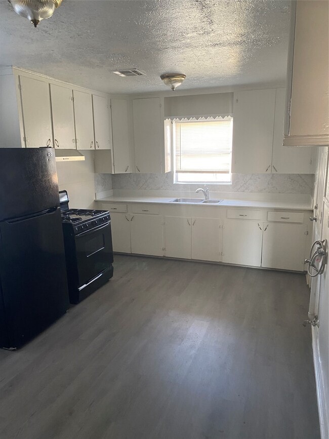 12415 Maricopa Ln in Houston, TX - Building Photo - Building Photo