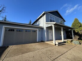 362 NW 6th Ave in Canby, OR - Building Photo
