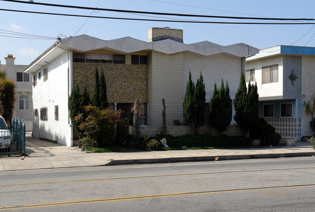 416 E Regent St in Inglewood, CA - Foto de edificio - Building Photo