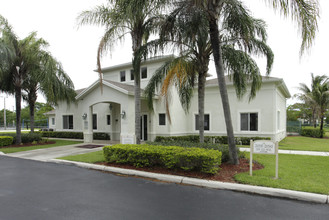 Running Brook Apartments in Miami, FL - Building Photo - Building Photo