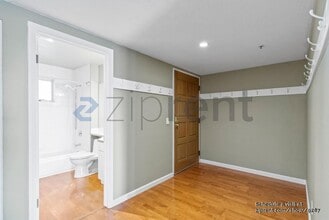 1301 Quarry Ct in Richmond, CA - Foto de edificio - Building Photo