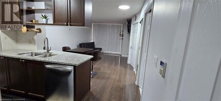 2391 Central Park Dr in Oakville, ON - Building Photo - Building Photo