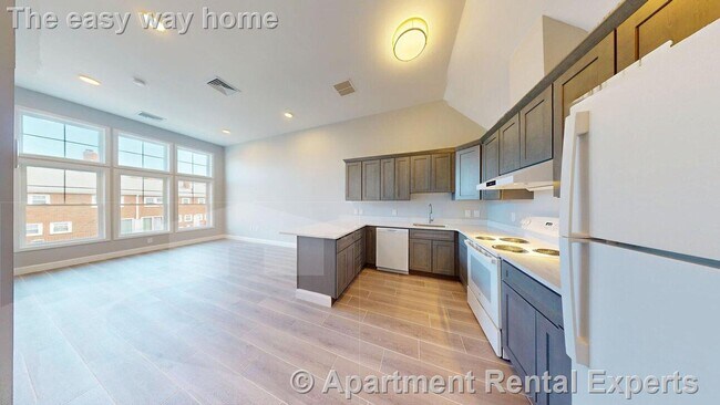 51 Hill Rd, Unit #409 in Belmont, MA - Foto de edificio - Building Photo