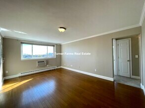 326 Broadway, Unit 21 in Somerville, MA - Building Photo - Building Photo
