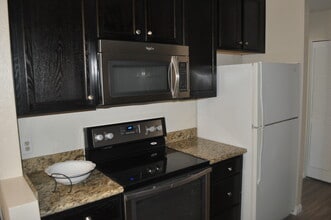 4095 Rosenda Ct, Unit 249 in San Diego, CA - Building Photo - Building Photo