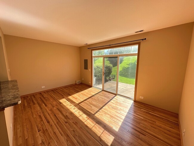 2008 Limestone Ln in Carpentersville, IL - Building Photo - Building Photo