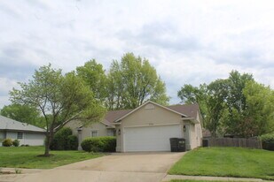 3700 Falmouth Dr in Columbia, MO - Building Photo