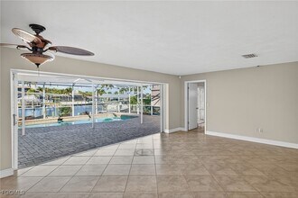 1921 SE 36th St in Cape Coral, FL - Foto de edificio - Building Photo