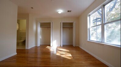 212 New York Ave in Jersey City, NJ - Building Photo - Building Photo