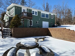 1732 Castleman Rd in Berryville, VA - Foto de edificio - Building Photo