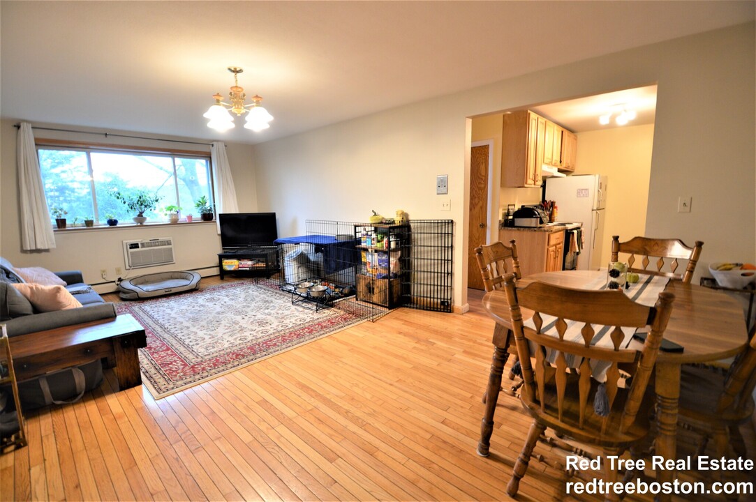 412 Langley Rd in Newton, MA - Building Photo