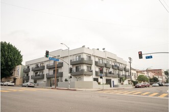 3426 West 1st St in Los Angeles, CA - Building Photo - Building Photo