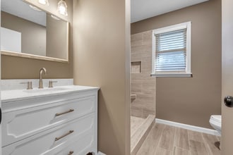 425 Centennial Ave in Lewisburg, TN - Foto de edificio - Building Photo