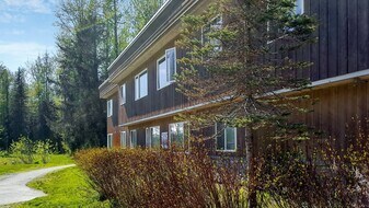 353 Hightower Rd in Anchorage, AK - Building Photo