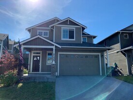 2155 SW Nautical St in Bremerton, WA - Building Photo