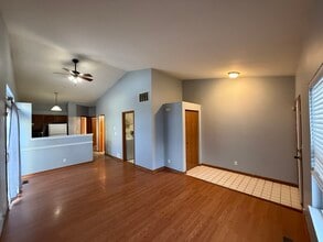 13902 S Oakdale Ct in Plainfield, IL - Building Photo - Building Photo