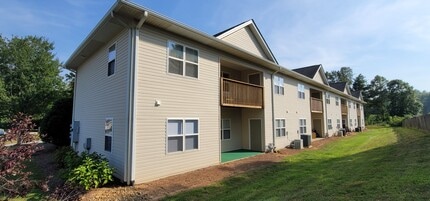 101 Olde Covington Way in Arden, NC - Foto de edificio - Building Photo