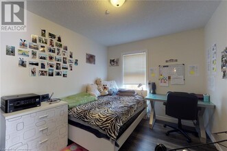 81 Columbia St W in Waterloo, ON - Building Photo - Building Photo