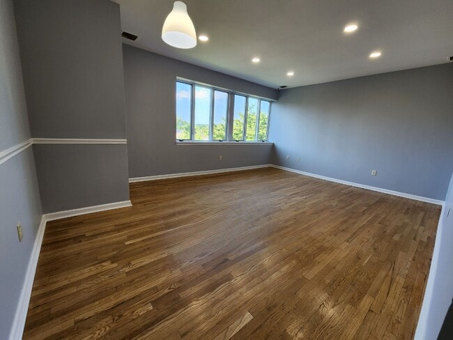27 E Clinton Ave in Tenafly, NJ - Building Photo - Building Photo