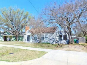 814 Anderson St in Denton, TX - Building Photo - Building Photo