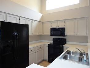 13503 Ironton Dr in Tampa, FL - Building Photo - Building Photo