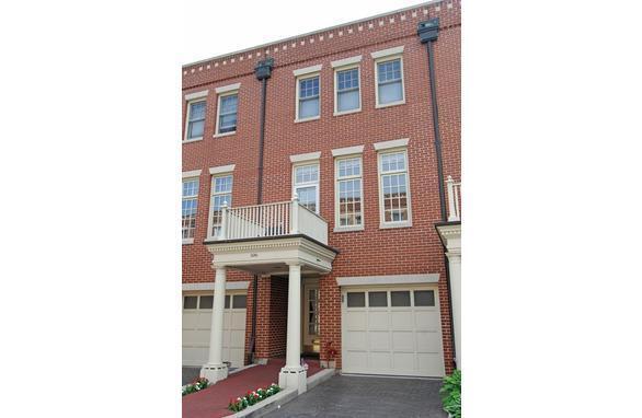 property at 1410 W Wrightwood Ave