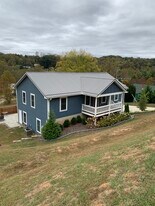 207 Riverside View Dr in Asheville, NC - Building Photo