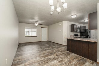 Beal Townhomes in Sioux Falls, SD - Foto de edificio - Building Photo