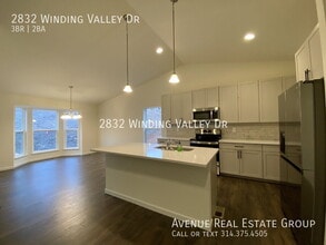 2832 Winding Valley Dr in Fenton, MO - Building Photo - Building Photo