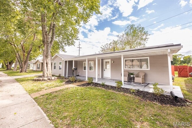 property at 2528 Reveres Route
