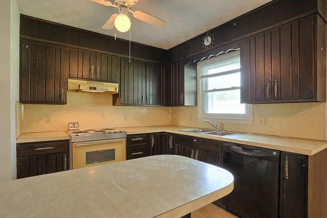 451 W Main Ave in Myerstown, PA - Building Photo - Building Photo