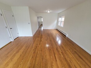 5809 N Whipple St in Chicago, IL - Building Photo - Building Photo