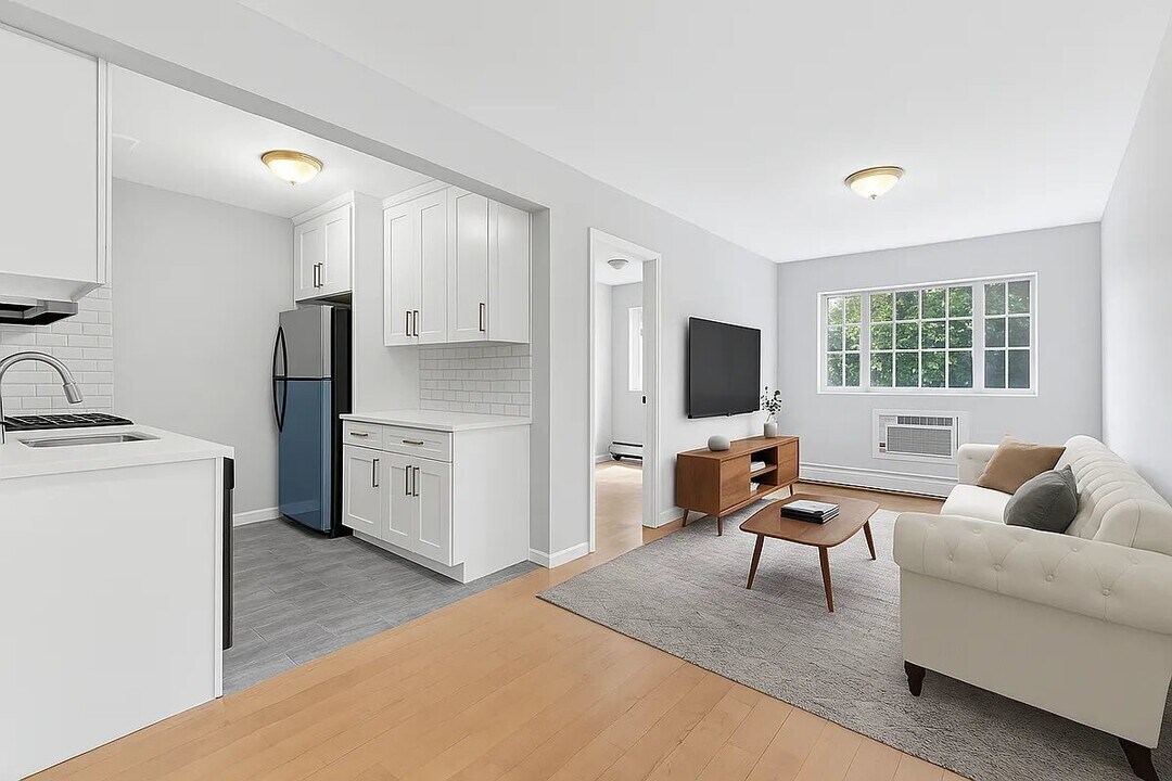 817 Gates Ave in Brooklyn, NY - Building Photo