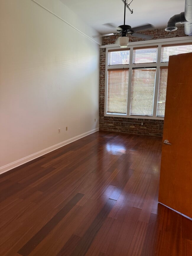 92 S Main St, Unit 302 in Memphis, TN - Building Photo - Building Photo