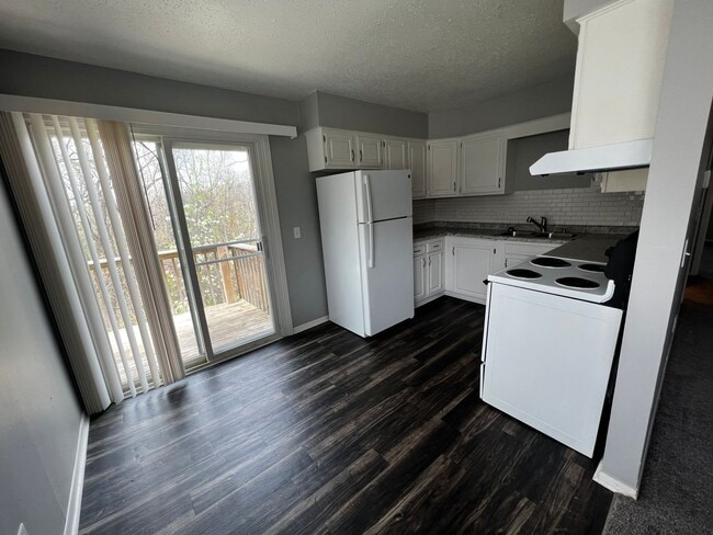 property at 3107 Schuetzen Ln
