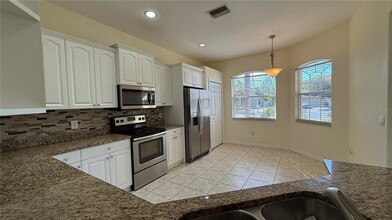 1017 Whitegate Ct in Sarasota, FL - Building Photo - Building Photo