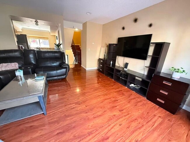 104 N Wilson Ave, Unit 7 in Pasadena, CA - Building Photo - Building Photo