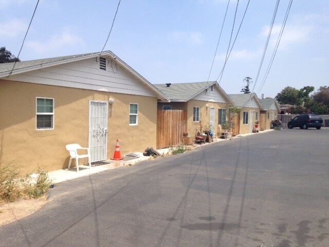 327 Laurel Ave in National City, CA - Building Photo