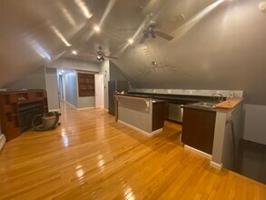 64 Glenwood Rd, Unit 2 in Somerville, MA - Building Photo - Building Photo