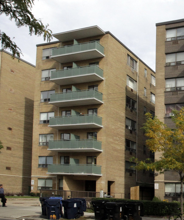 151 St George St in Toronto, ON - Building Photo