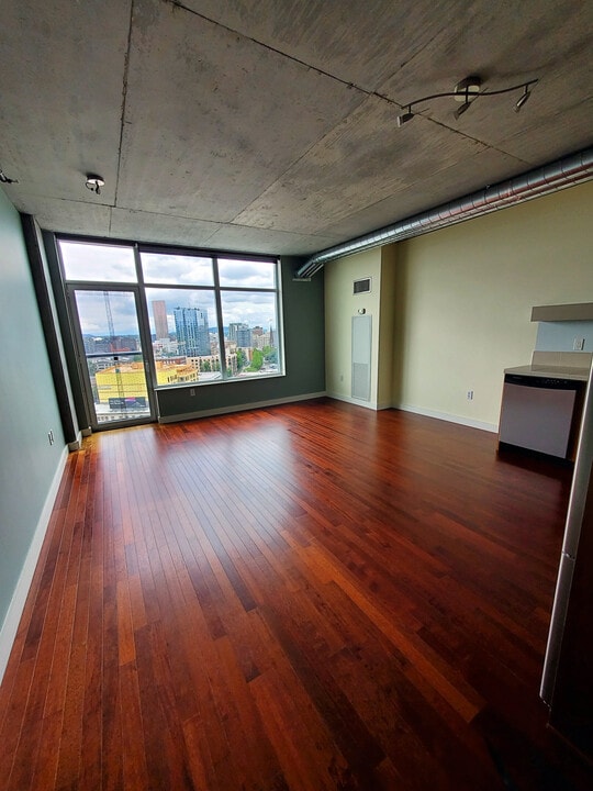 1926 W Burnside St, Unit 1213 in Portland, OR - Foto de edificio