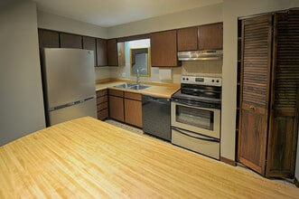 2343 Ogden Ave in Downers Grove, IL - Building Photo - Building Photo